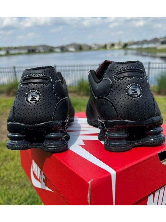 * 8.5 men’s Nike SHOX NZ black red / 378341-017 sneakers main image 4